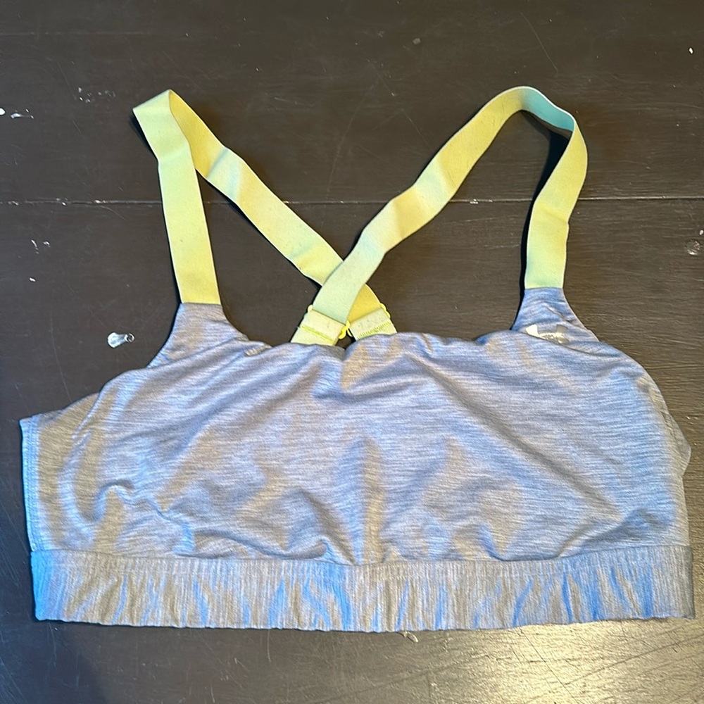 Under Armour Size L Sports Bra